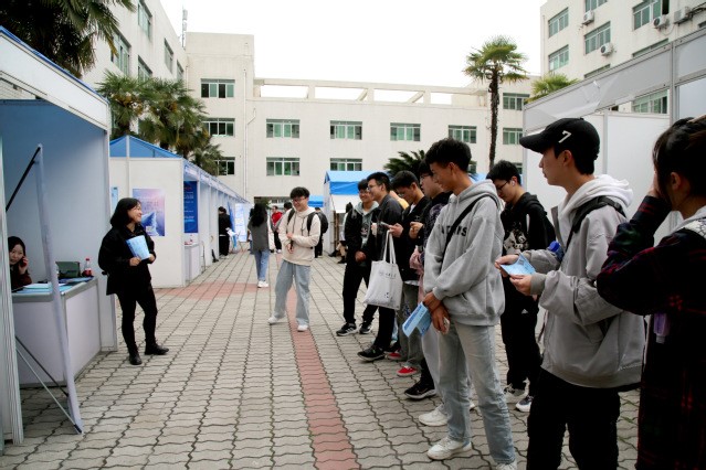 http://zb.xhu.edu.cn/_upload/article/images/7d/41/89ba42224074bfa1ce1d879a5f30/e4e934b0-4554-4ba5-b106-fb2c9608f419.png